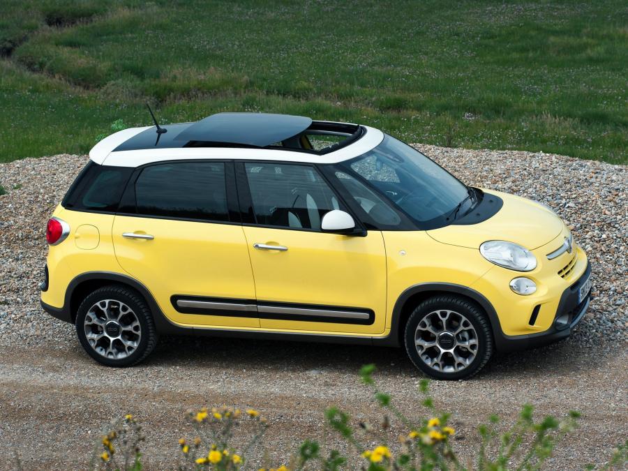  Fiat 500L Trekking 2013 года  (UK) (фото 2 из 16)